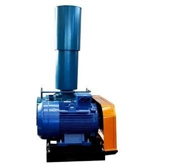 Um pequeno estoque 15hp Modelo 100 Three Lobe Roots Blower com 50-200A Calibre