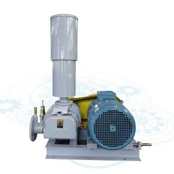 Um pequeno estoque 15hp Modelo 100 Three Lobe Roots Blower com 50-200A Calibre